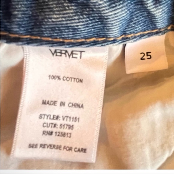 Vervet by Flying Monkey- RENDITION EMMA DISTRESSED MOM JEAN. - Picture 9 of 9